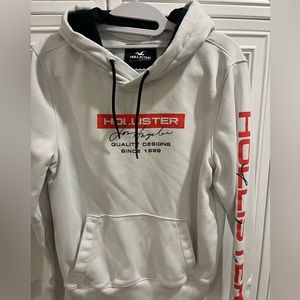 Young men’s Hollister sweatshirt